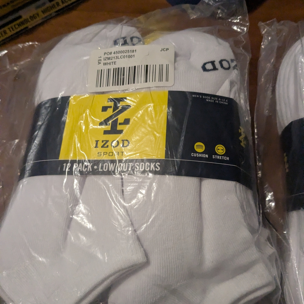 🤩$5 WHEN BUNDLED🤩IZOD White Low Cut Athletic Socks